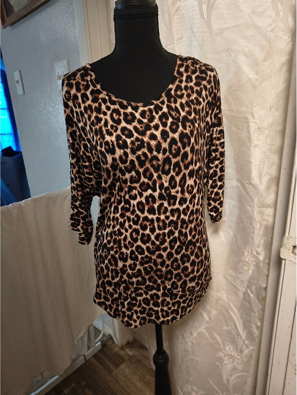 Rue21 Leopard Print 3/4 Sleeve Top with Back Detail